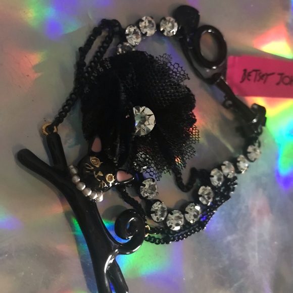 Vikki vintage black cat kitten lace pearl bracelet Betsey Johnson charm layer - Picture 2 of 5